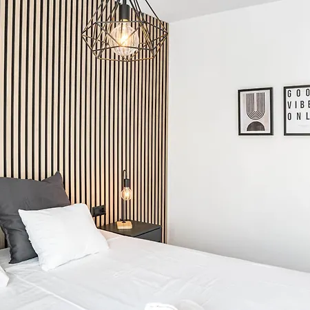 Contemporary Near Puerto Banus *